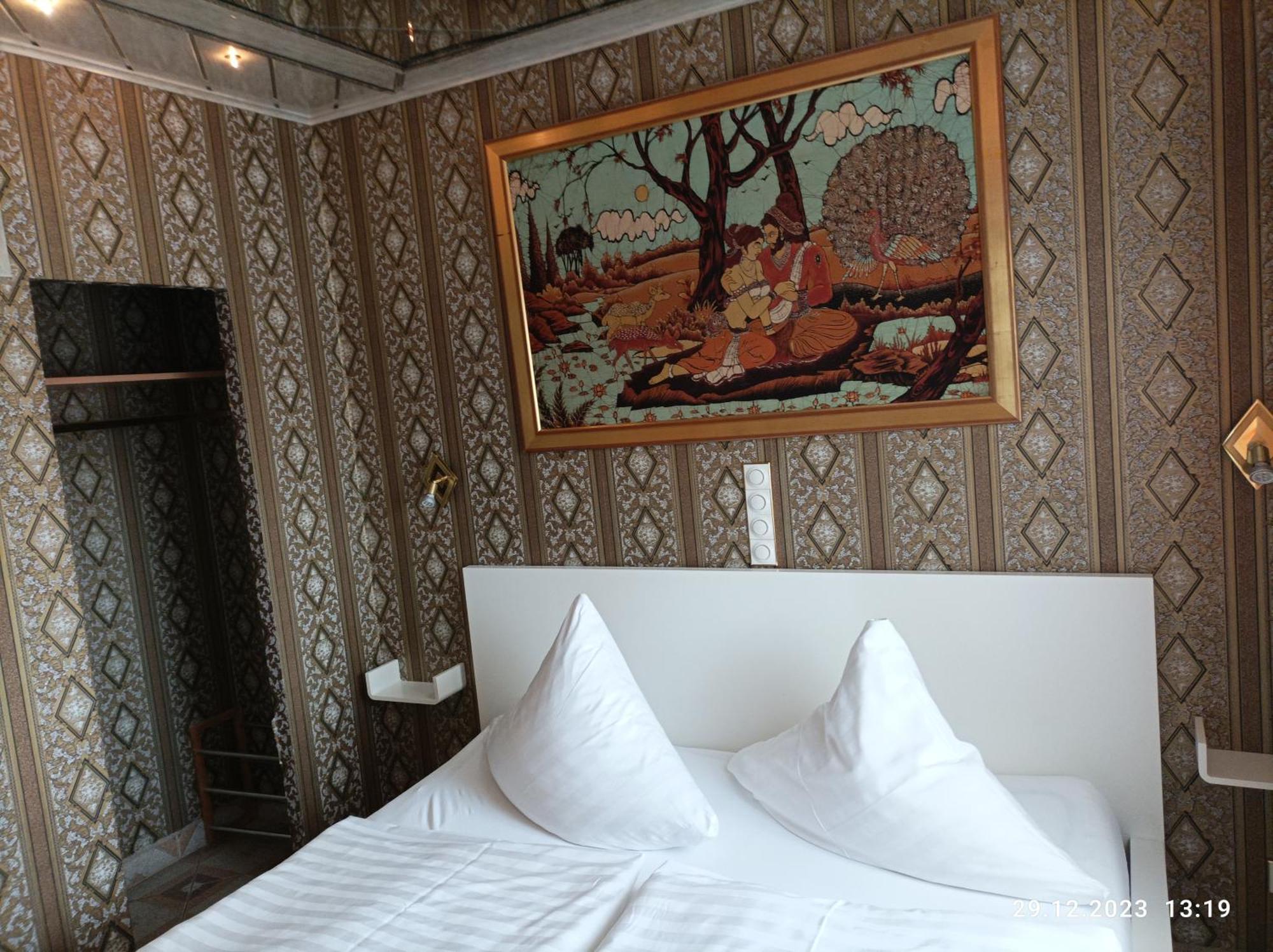 Central Hotel Schwetzingen Bagian luar foto
