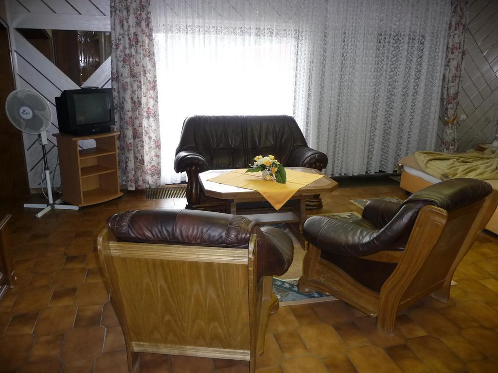 Central Hotel Schwetzingen Bagian luar foto
